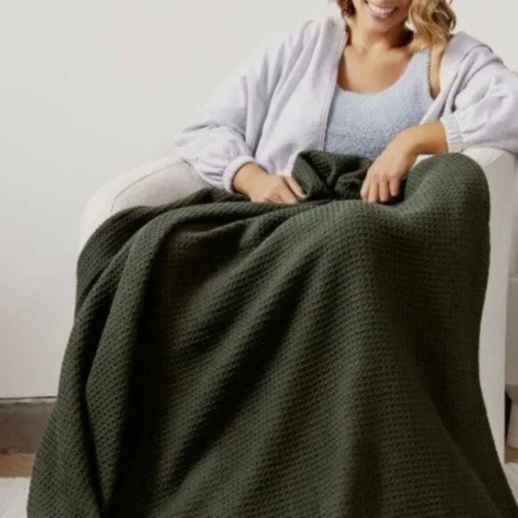 New ARHAUS Waffle Knit Throw Blanket - Picture 6 of 6